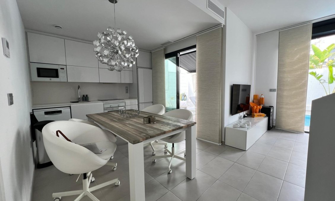 Resale - Villa -
Orihuela Costa - Villamartín-las Filipinas