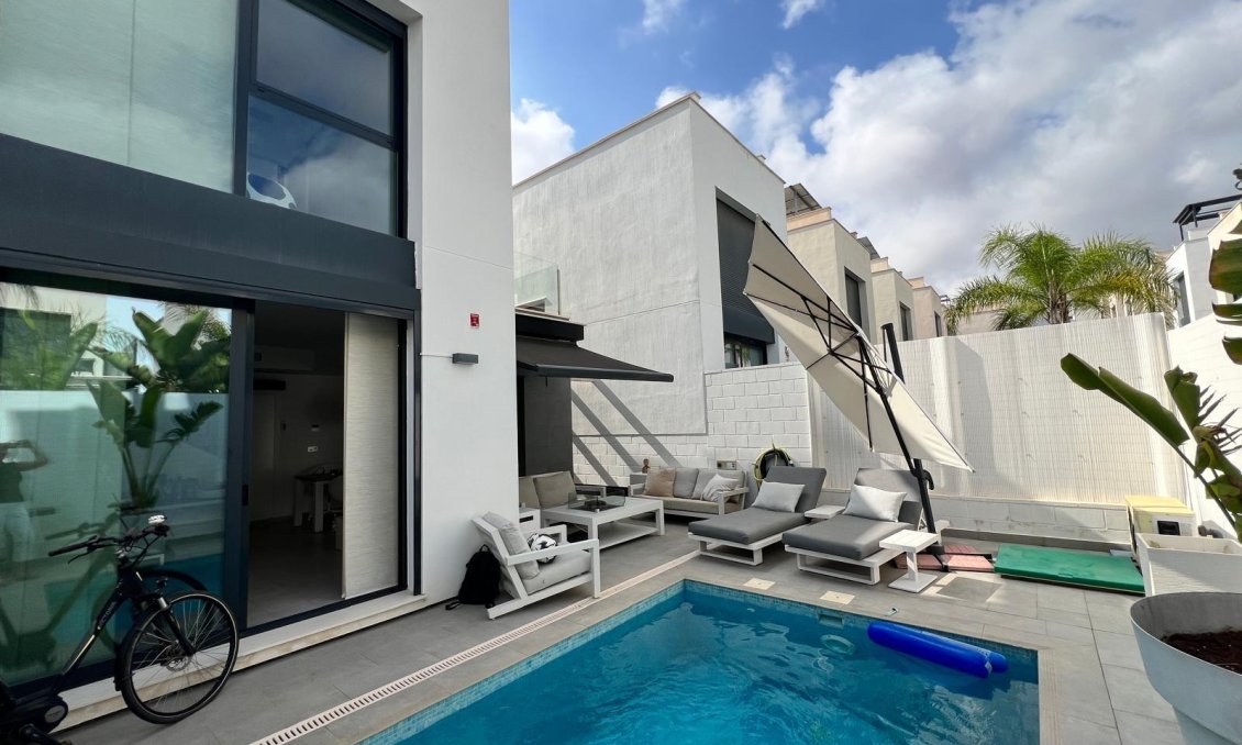 Resale - Villa -
Orihuela Costa - Villamartín-las Filipinas
