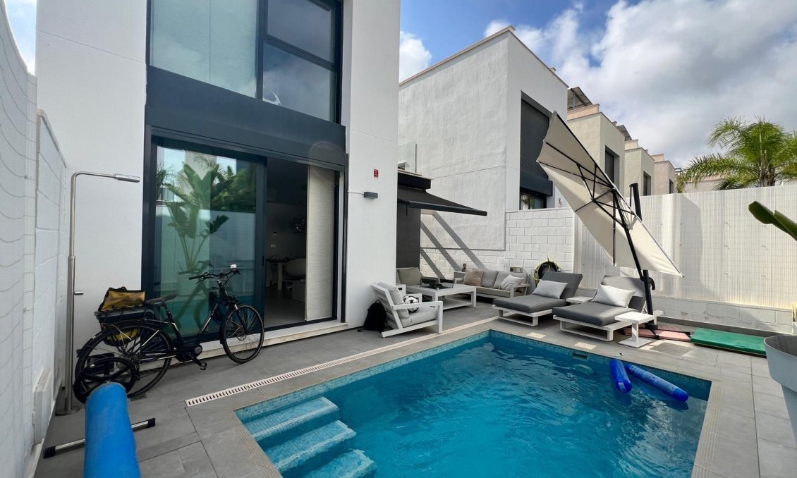 Resale - Villa -
Orihuela Costa - Villamartín-las Filipinas