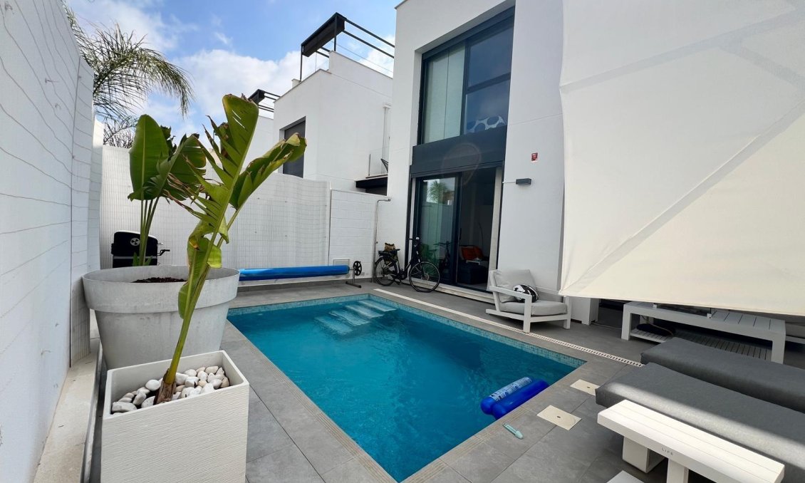 Resale - Villa -
Orihuela Costa - Villamartín-las Filipinas