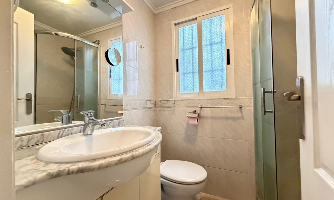 Használt Ingatlanok - Apartman -
Torrevieja - Playa del Cura