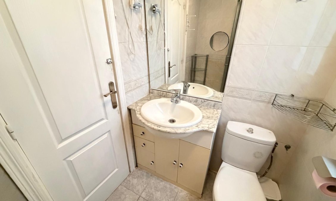 Használt Ingatlanok - Apartman -
Torrevieja - Playa del Cura