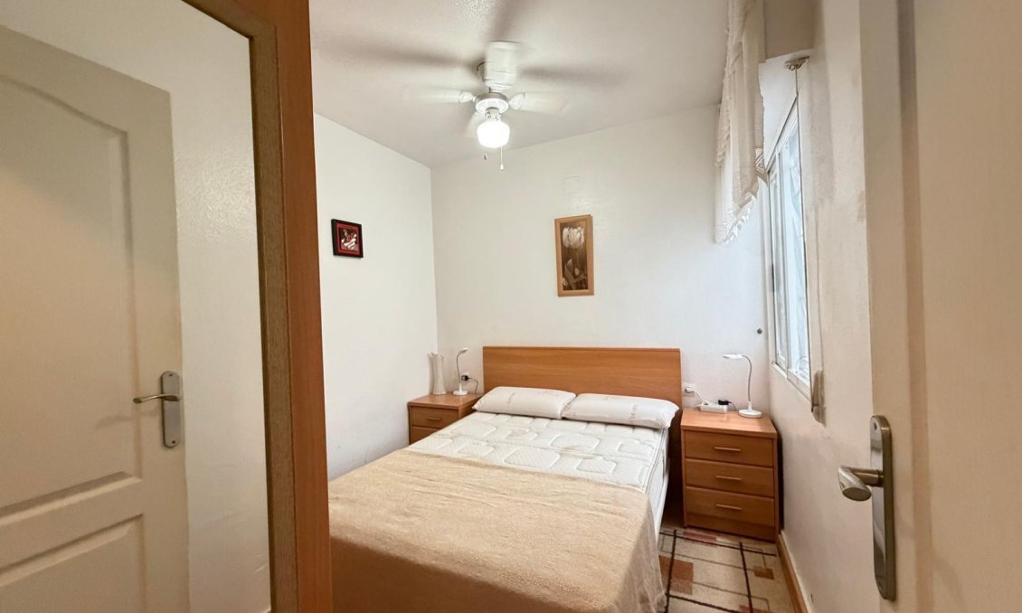 Használt Ingatlanok - Apartman -
Torrevieja - Playa del Cura