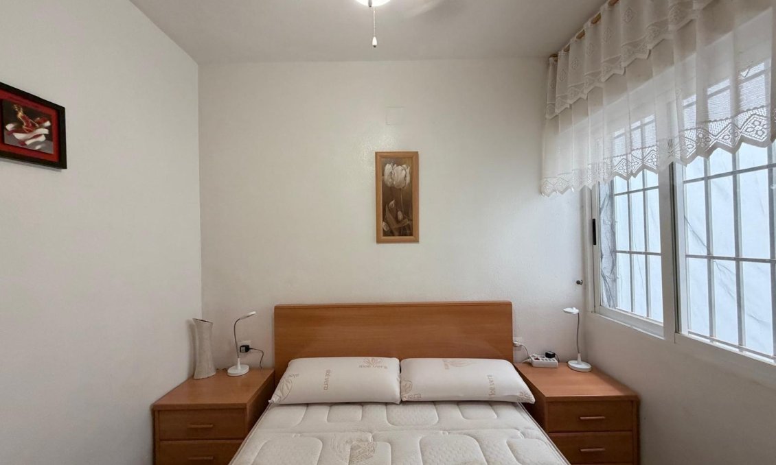 Használt Ingatlanok - Apartman -
Torrevieja - Playa del Cura