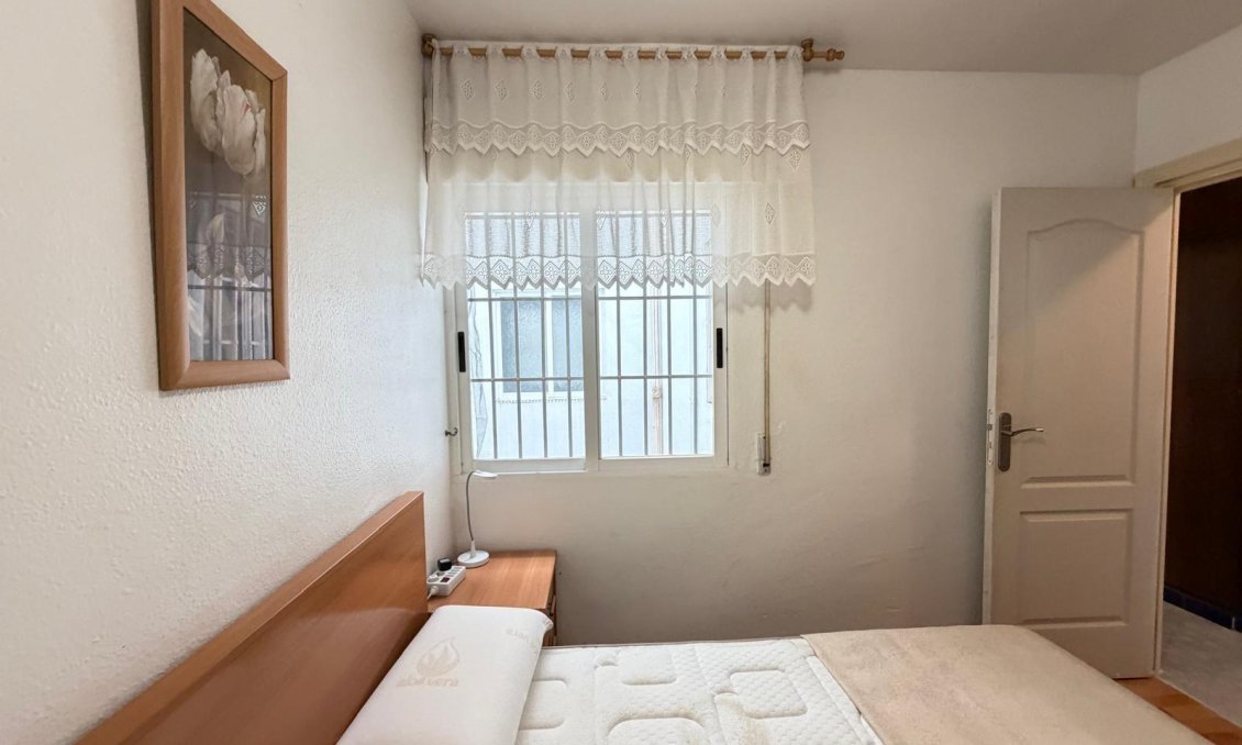 Használt Ingatlanok - Apartman -
Torrevieja - Playa del Cura