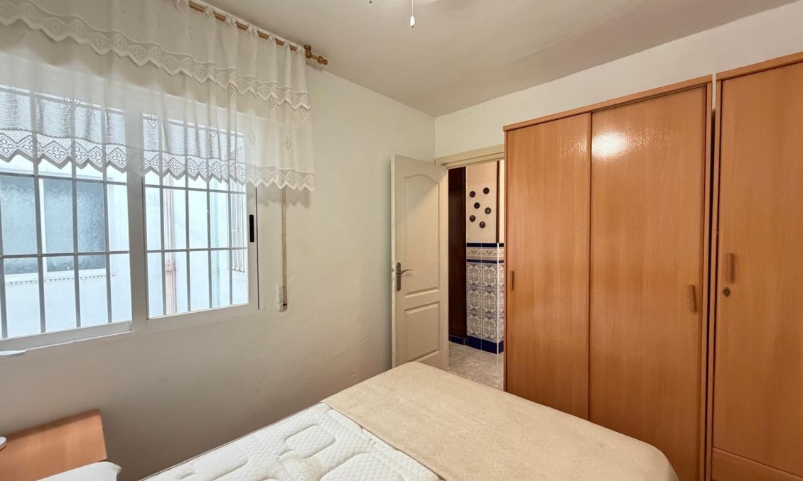 Használt Ingatlanok - Apartman -
Torrevieja - Playa del Cura