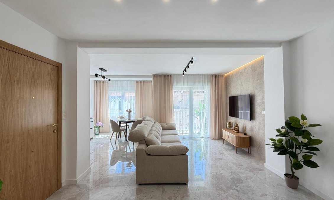 Resale - Penthouse -
Torrevieja - Playa del Cura