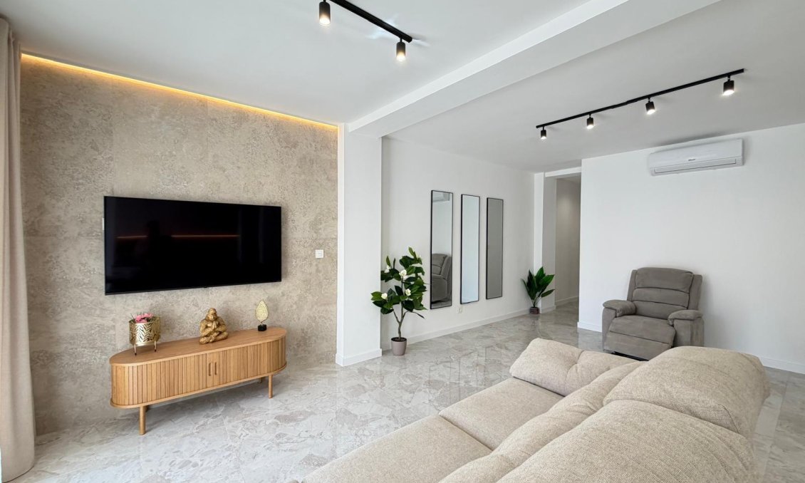 Resale - Penthouse -
Torrevieja - Playa del Cura