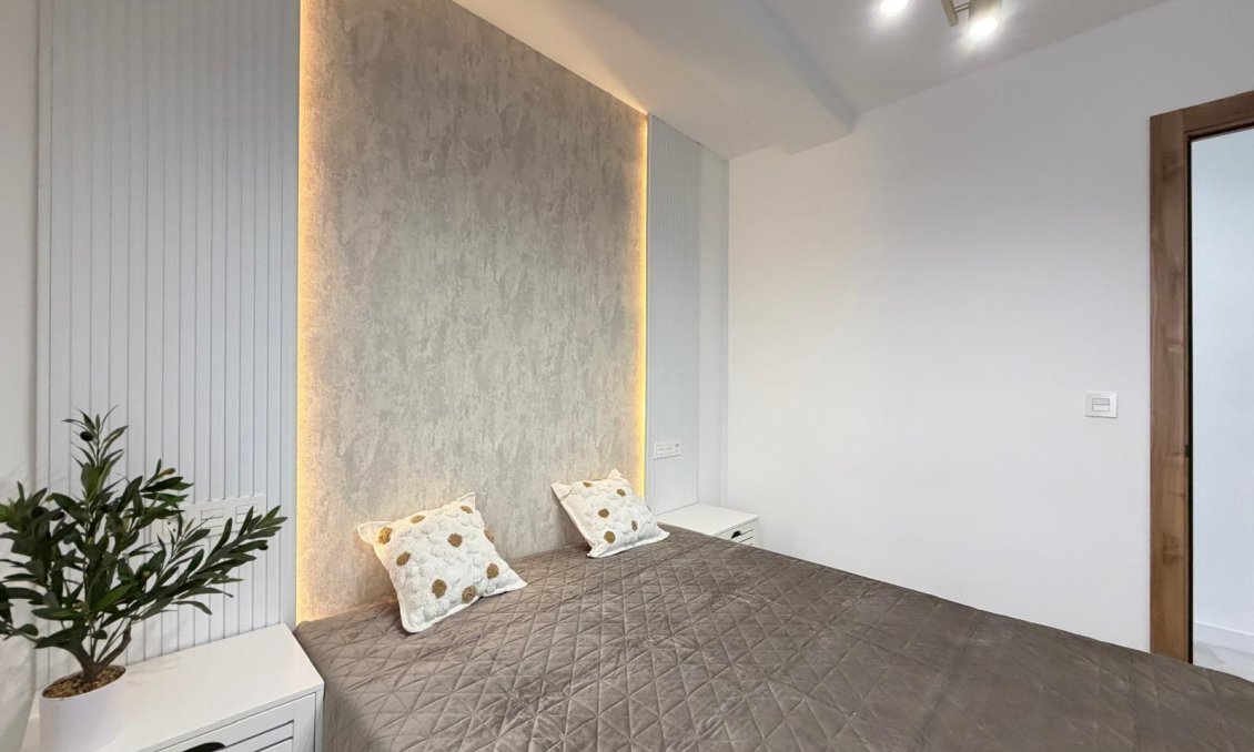 Resale - Penthouse -
Torrevieja - Playa del Cura
