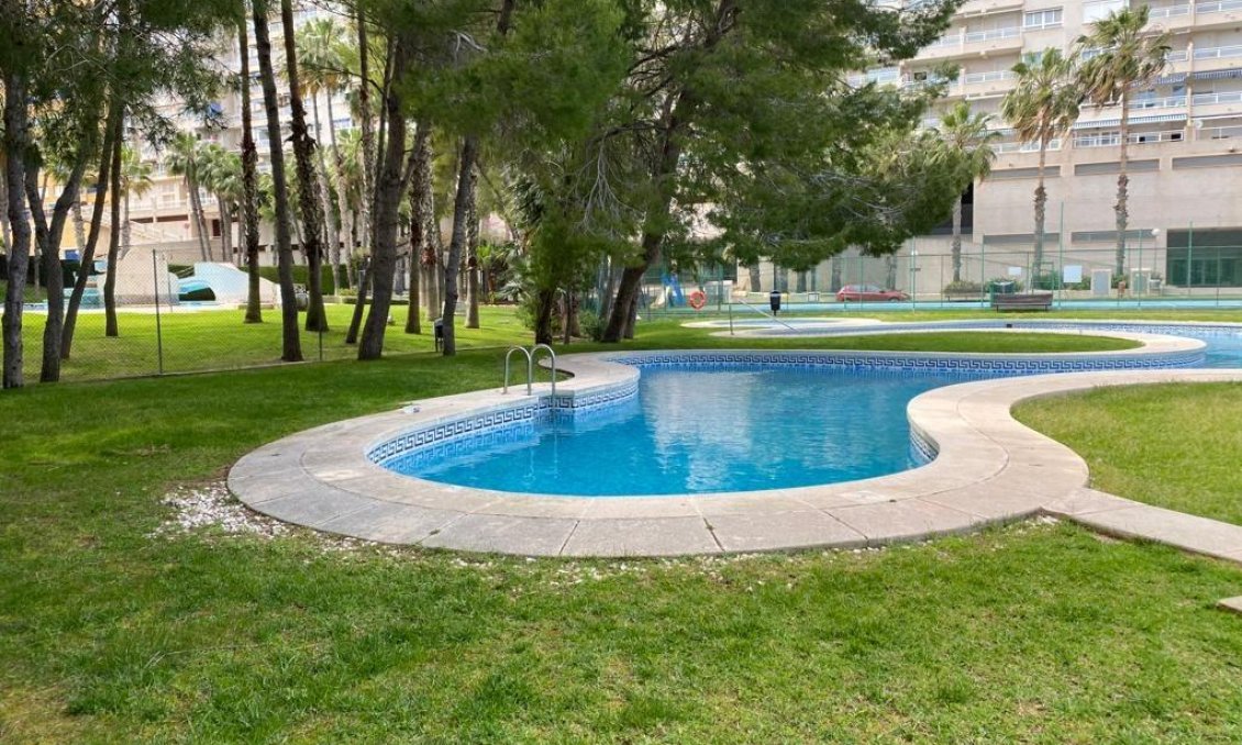 Resale - Apartment -
Orihuela Costa - Campoamor