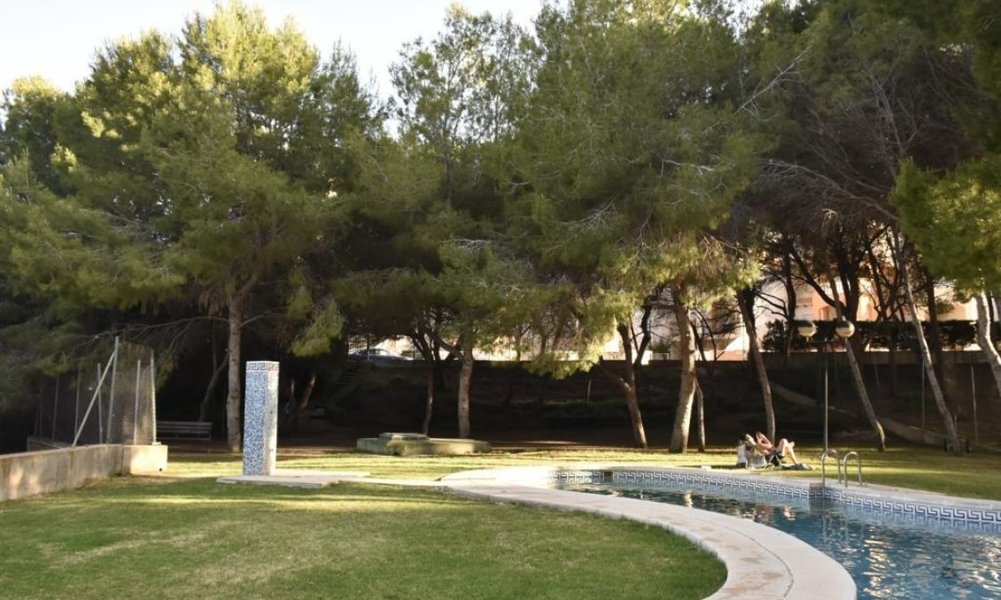 Resale - Apartment -
Orihuela Costa - Campoamor