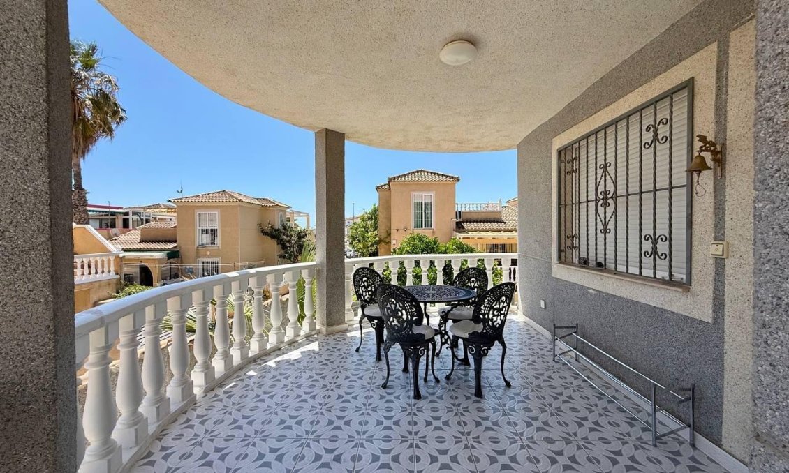 Resale - Villa -
Orihuela Costa - Playa Flamenca
