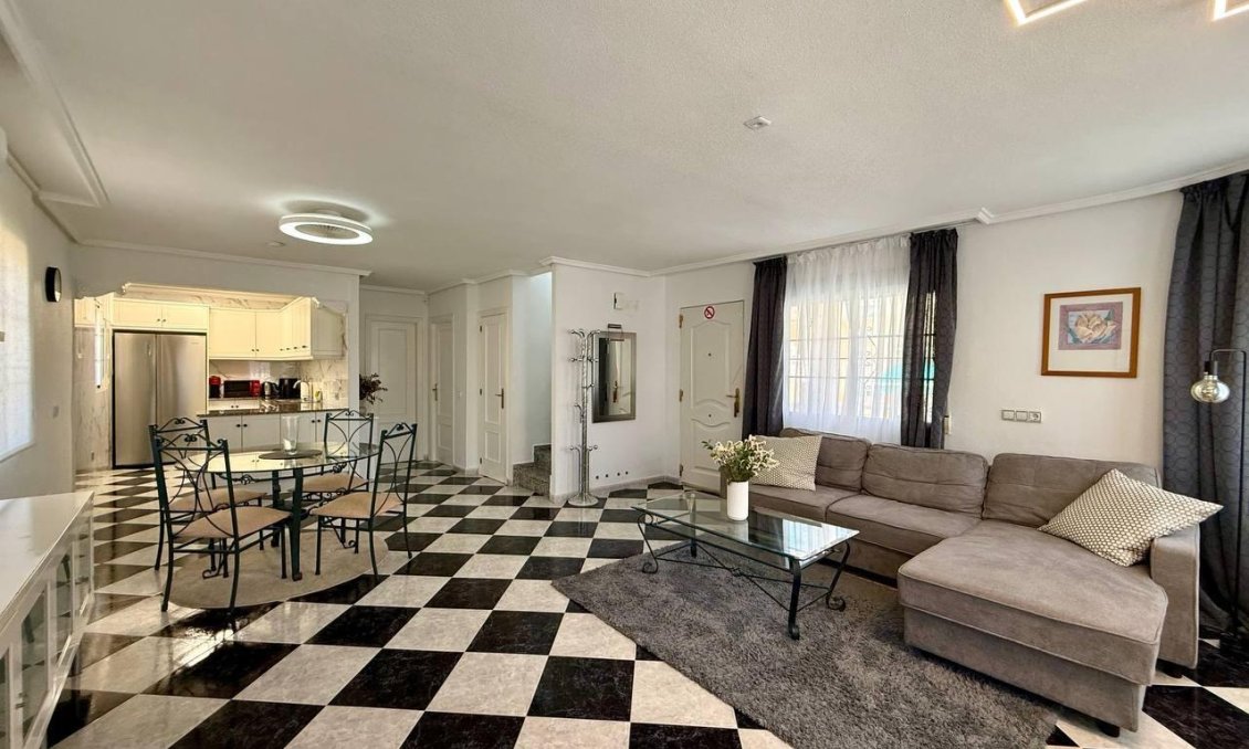 Resale - Villa -
Orihuela Costa - Playa Flamenca