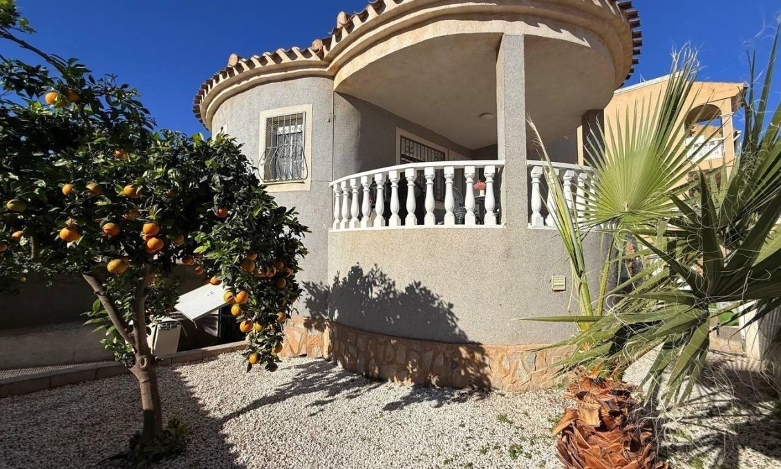 Resale - Villa -
Orihuela Costa - Playa Flamenca