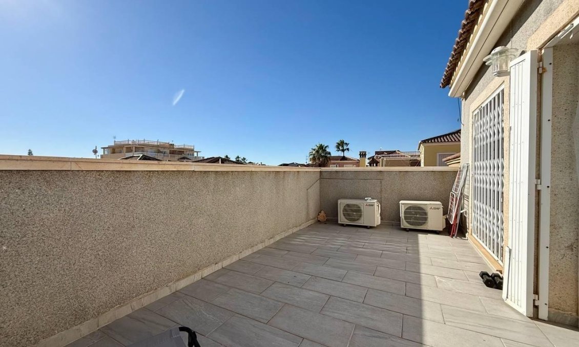 Resale - Villa -
Orihuela Costa - Playa Flamenca