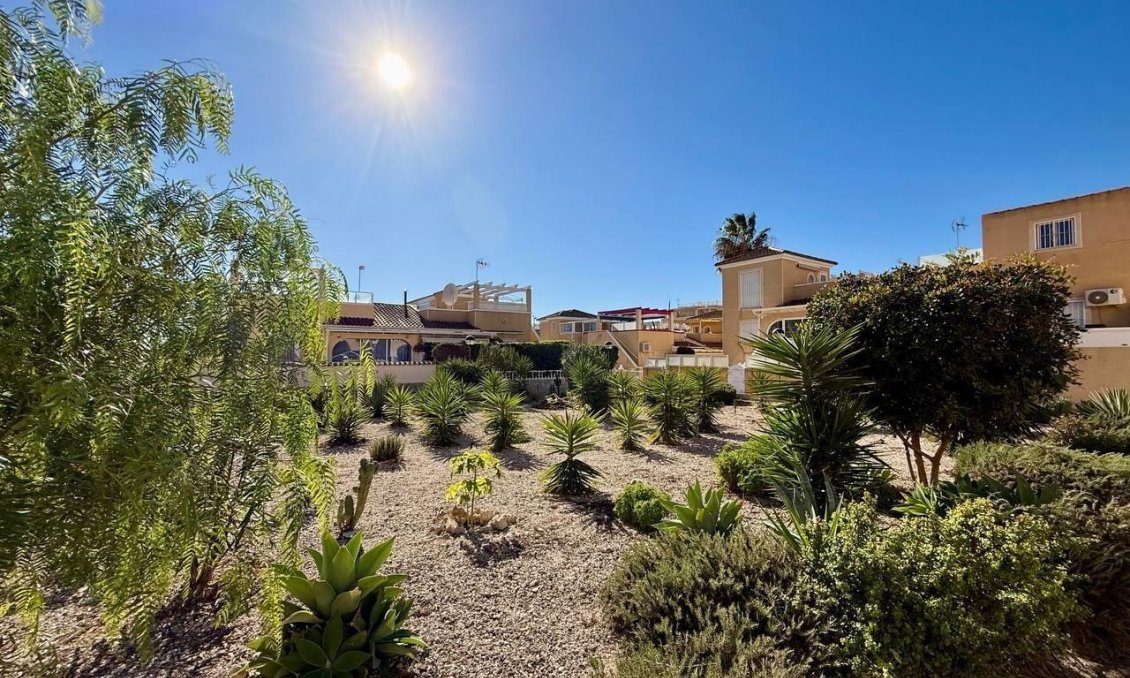 Resale - Villa -
Orihuela Costa - Playa Flamenca