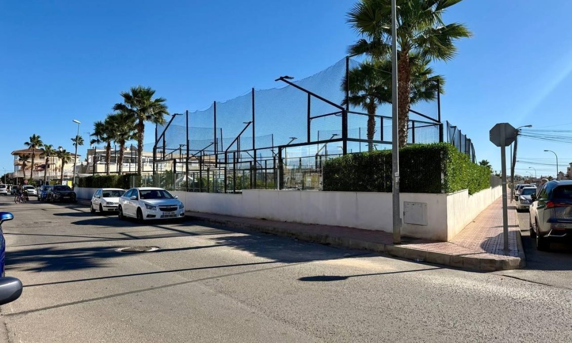 Resale - Villa -
Orihuela Costa - Playa Flamenca