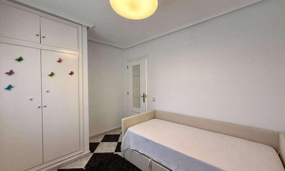 Resale - Villa -
Orihuela Costa - Playa Flamenca