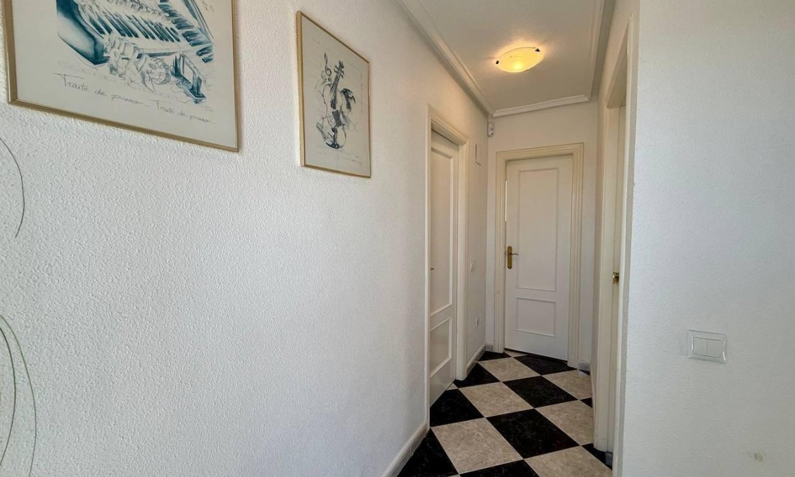 Resale - Villa -
Orihuela Costa - Playa Flamenca
