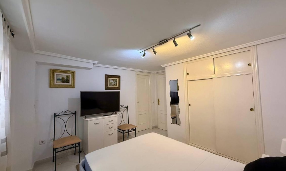 Resale - Villa -
Orihuela Costa - Playa Flamenca
