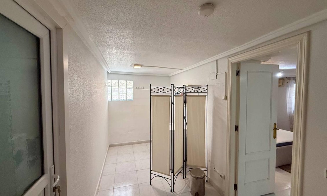 Resale - Villa -
Orihuela Costa - Playa Flamenca