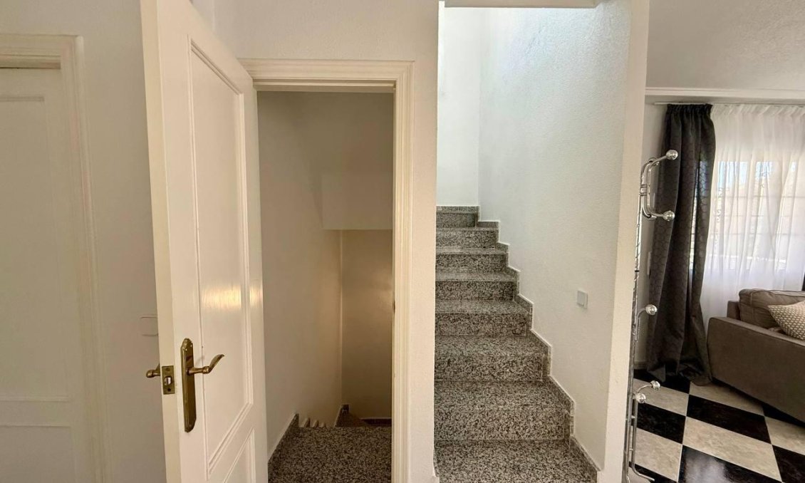 Resale - Villa -
Orihuela Costa - Playa Flamenca