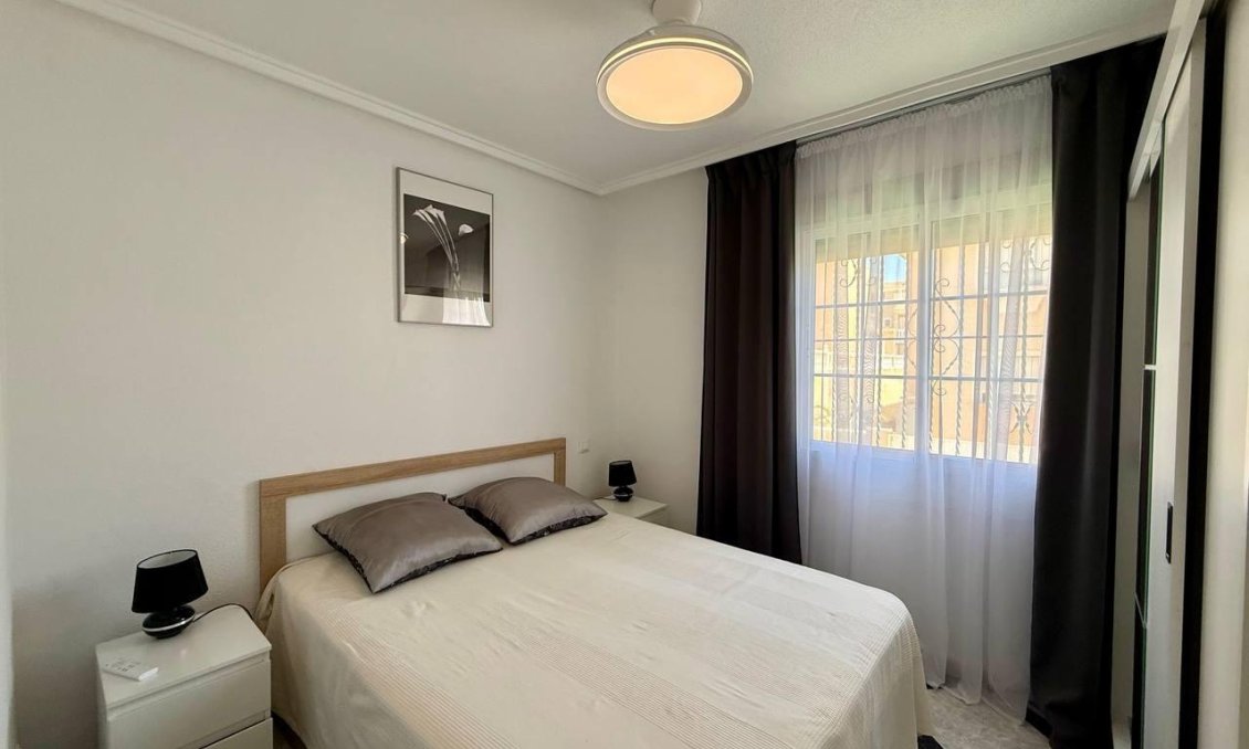 Resale - Villa -
Orihuela Costa - Playa Flamenca