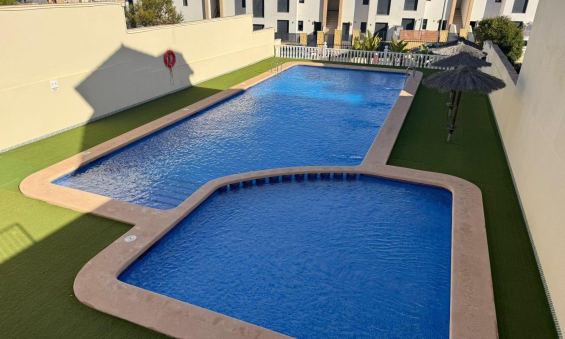 Resale - Townhouse -
Orihuela Costa - Los Dolses