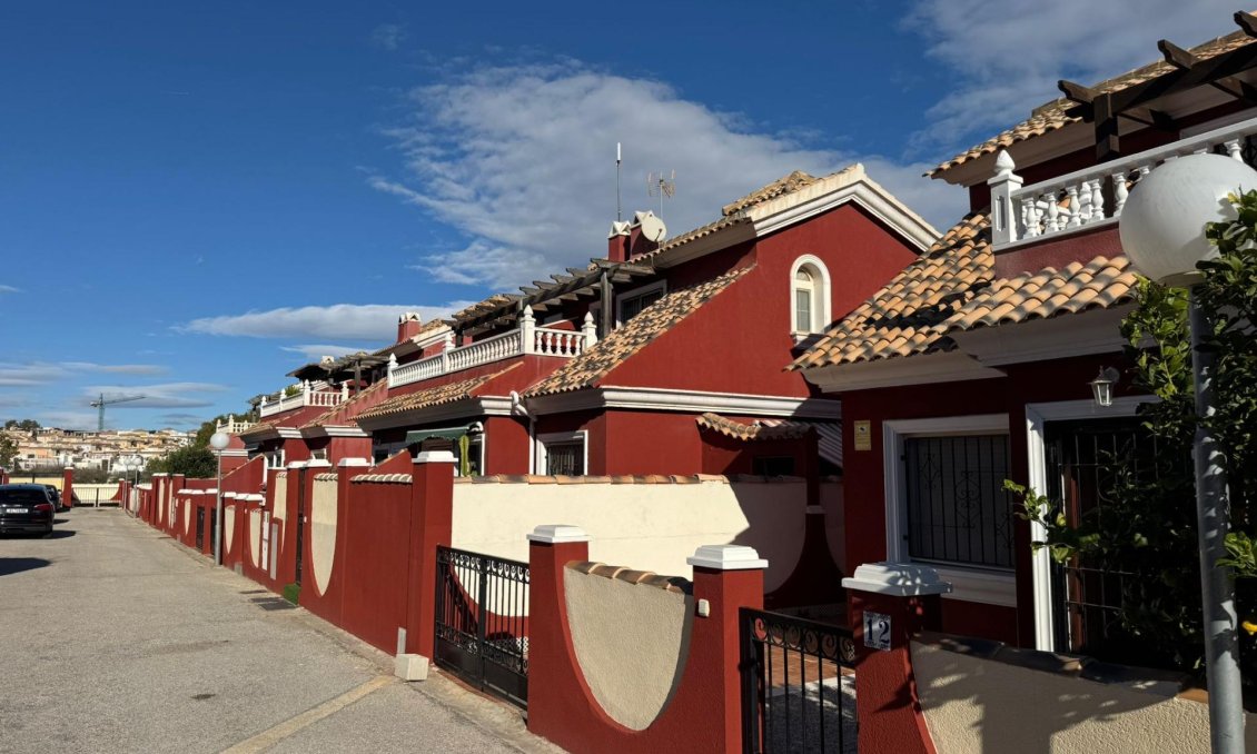 Resale - Townhouse -
Orihuela Costa - Los Dolses
