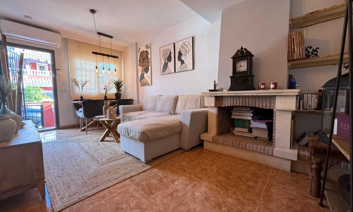 Resale - Townhouse -
Orihuela Costa - Los Dolses