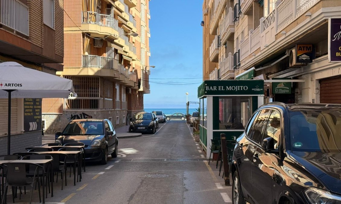Resale - Apartment -
Torrevieja - Playa de los Locos