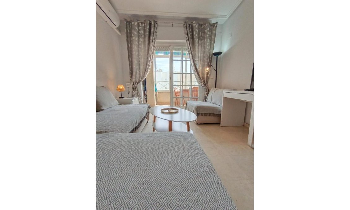 Resale - Apartment -
Torrevieja - Playa de los Locos