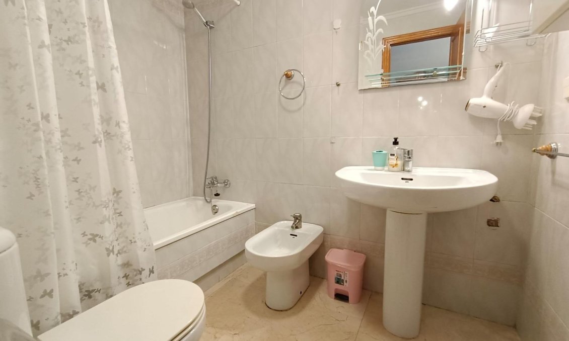 Resale - Apartment -
Torrevieja - Playa de los Locos