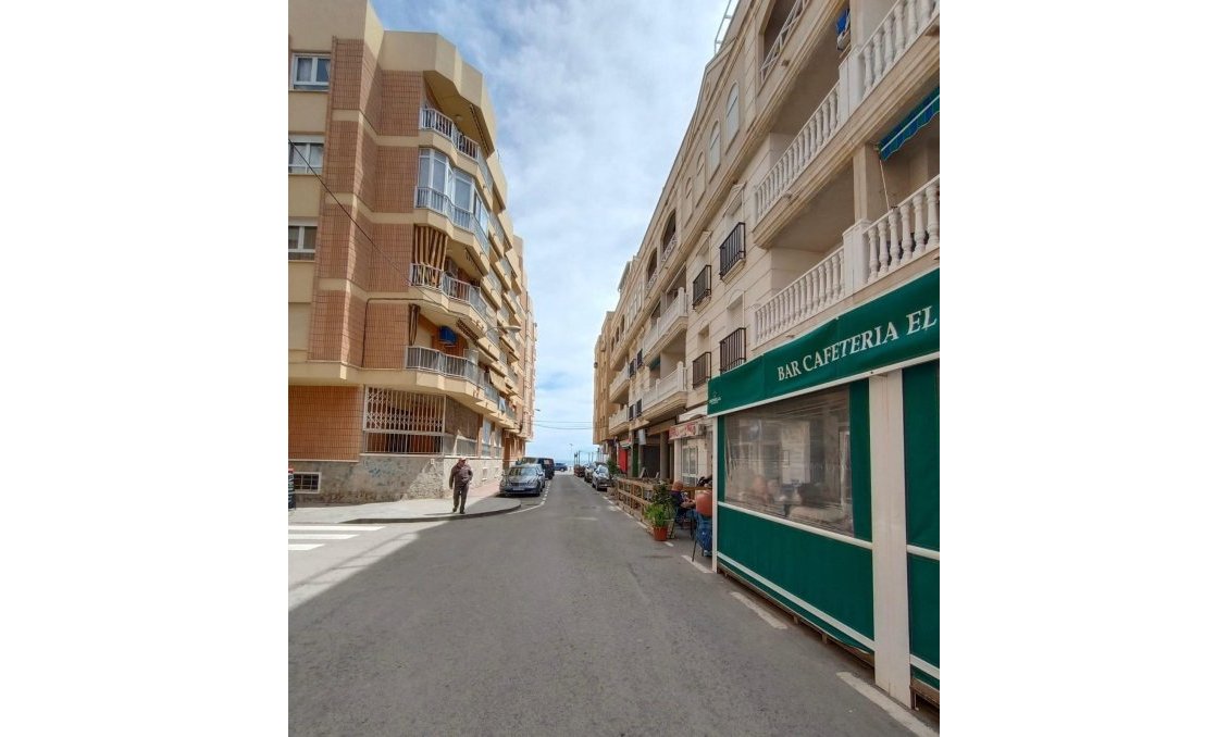 Resale - Apartment -
Torrevieja - Playa de los Locos