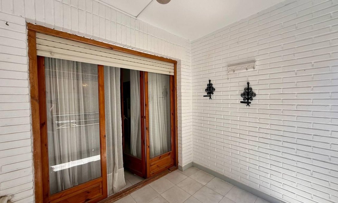 Használt Ingatlanok - Apartman -
Torrevieja - Playa del Cura