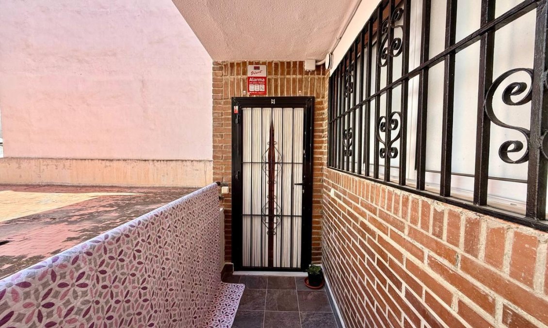 Használt Ingatlanok - Apartman -
Torrevieja - Playa del Cura