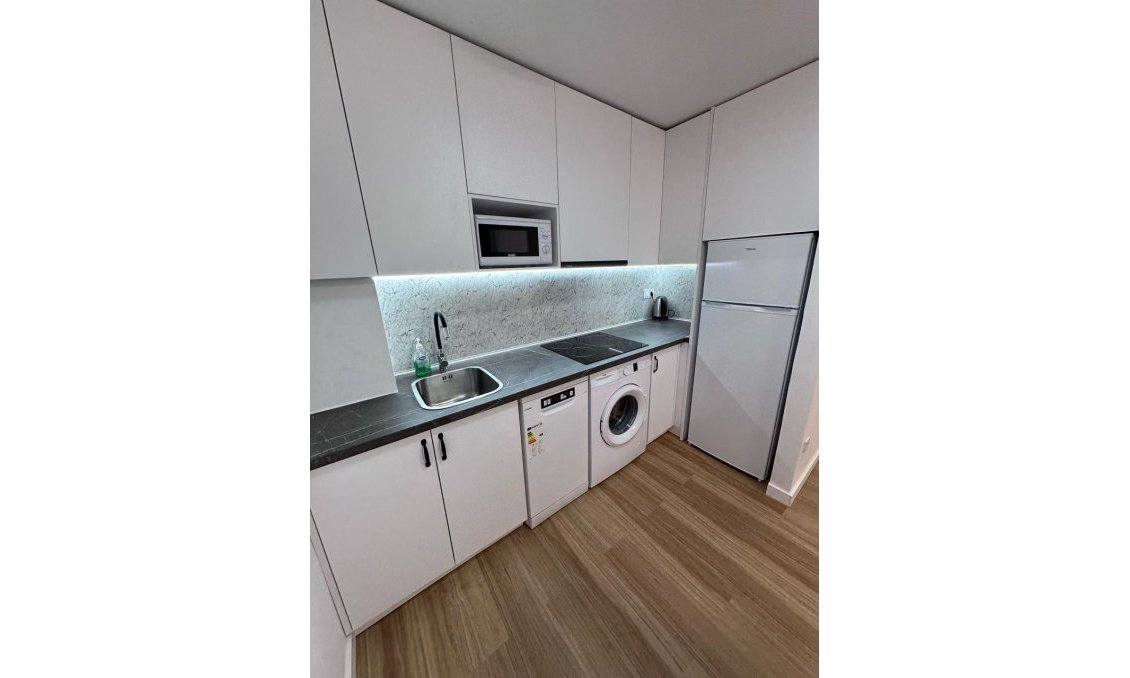 Revente - Appartement -
Torrevieja - Estacion De Autobuses