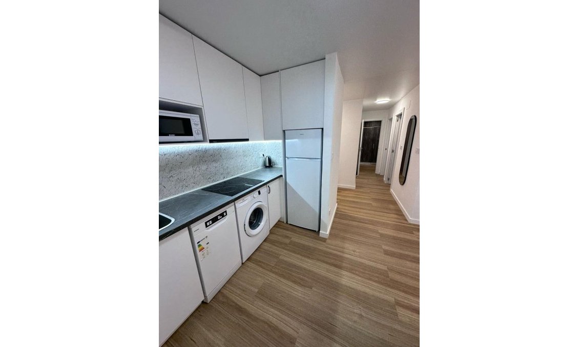 Revente - Appartement -
Torrevieja - Estacion De Autobuses