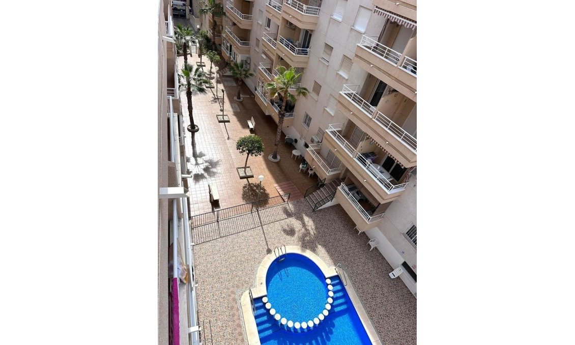 Revente - Appartement -
Torrevieja - Estacion De Autobuses