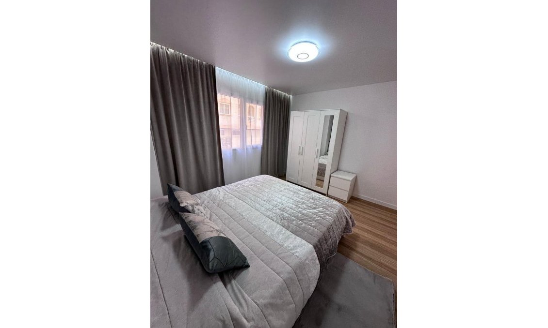 Revente - Appartement -
Torrevieja - Estacion De Autobuses