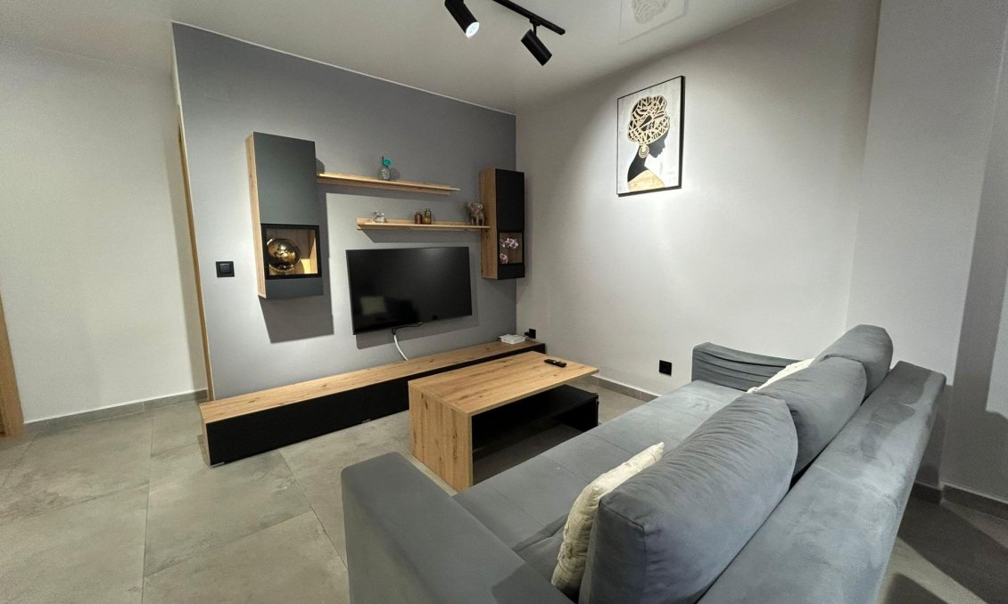 Resale - Apartment -
Torrevieja - Estacion De Autobuses