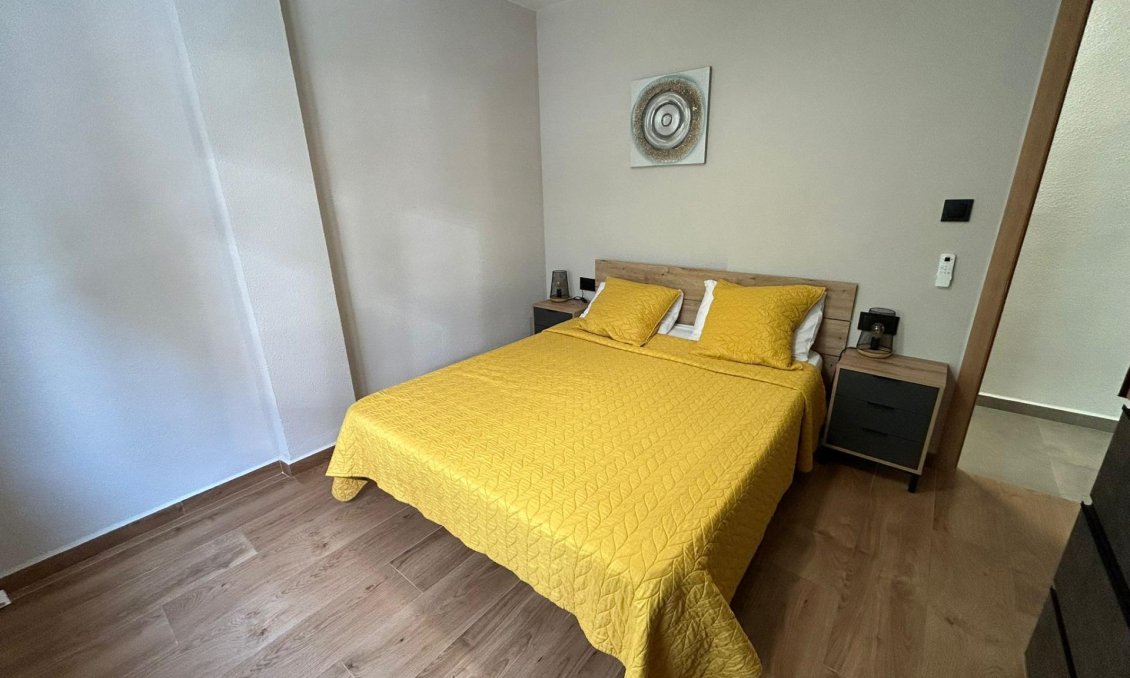 Resale - Apartment -
Torrevieja - Estacion De Autobuses