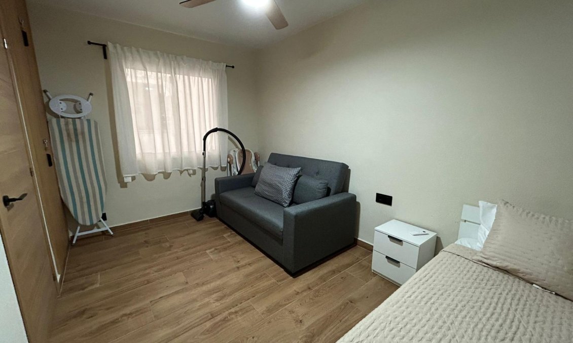 Resale - Apartment -
Torrevieja - Estacion De Autobuses