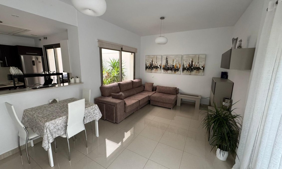 Használt Ingatlanok - Sorház -
Torrevieja - Punta Prima