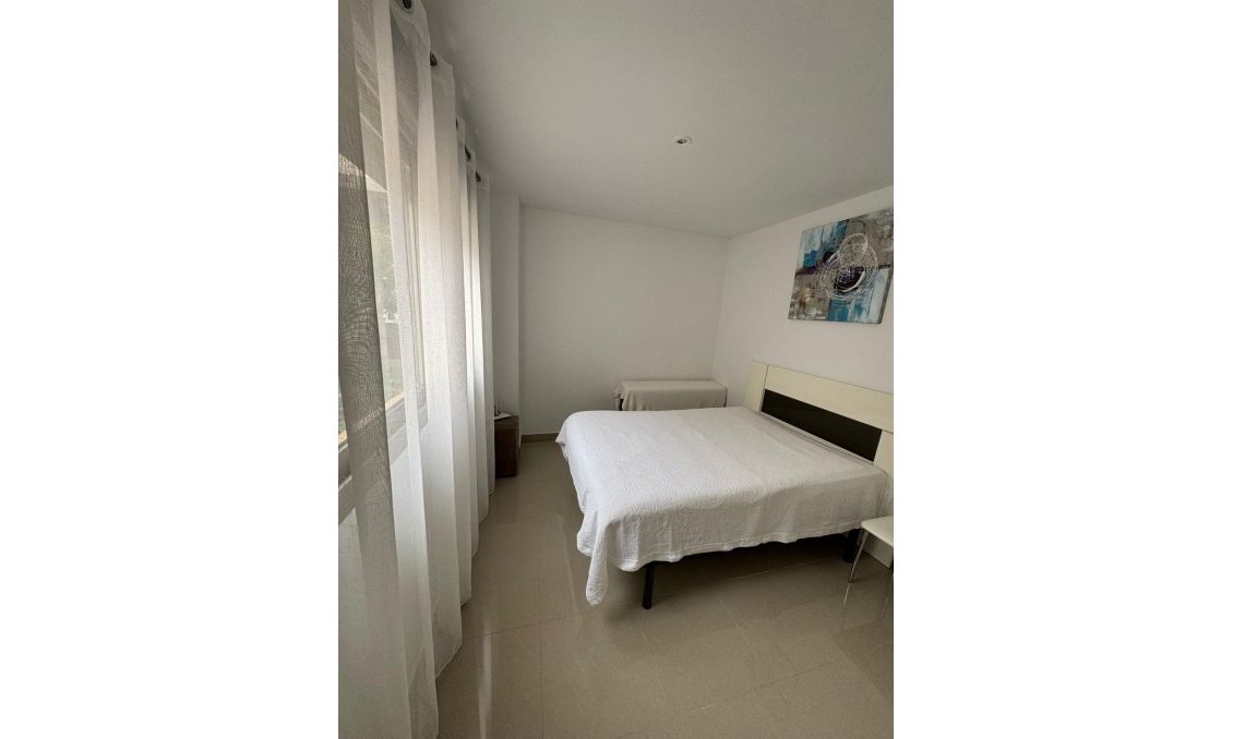 Használt Ingatlanok - Sorház -
Torrevieja - Punta Prima