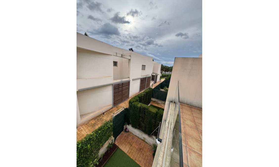 Használt Ingatlanok - Sorház -
Torrevieja - Punta Prima