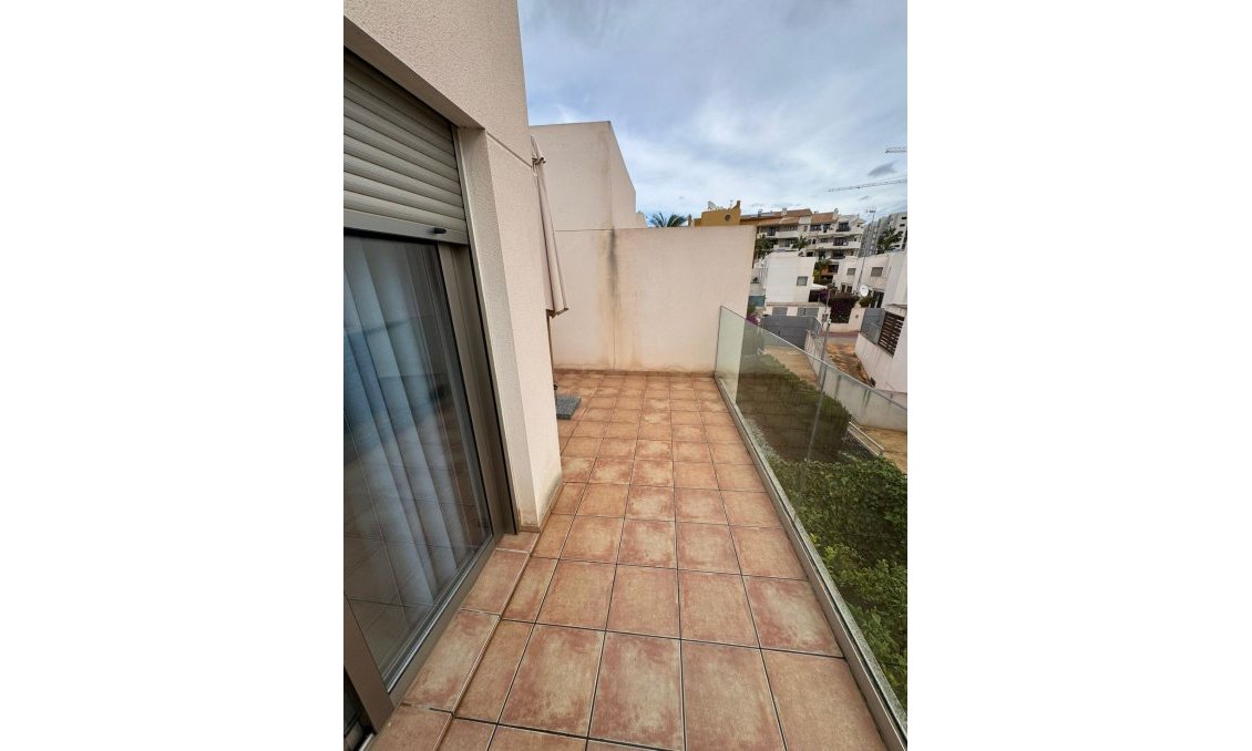 Használt Ingatlanok - Sorház -
Torrevieja - Punta Prima