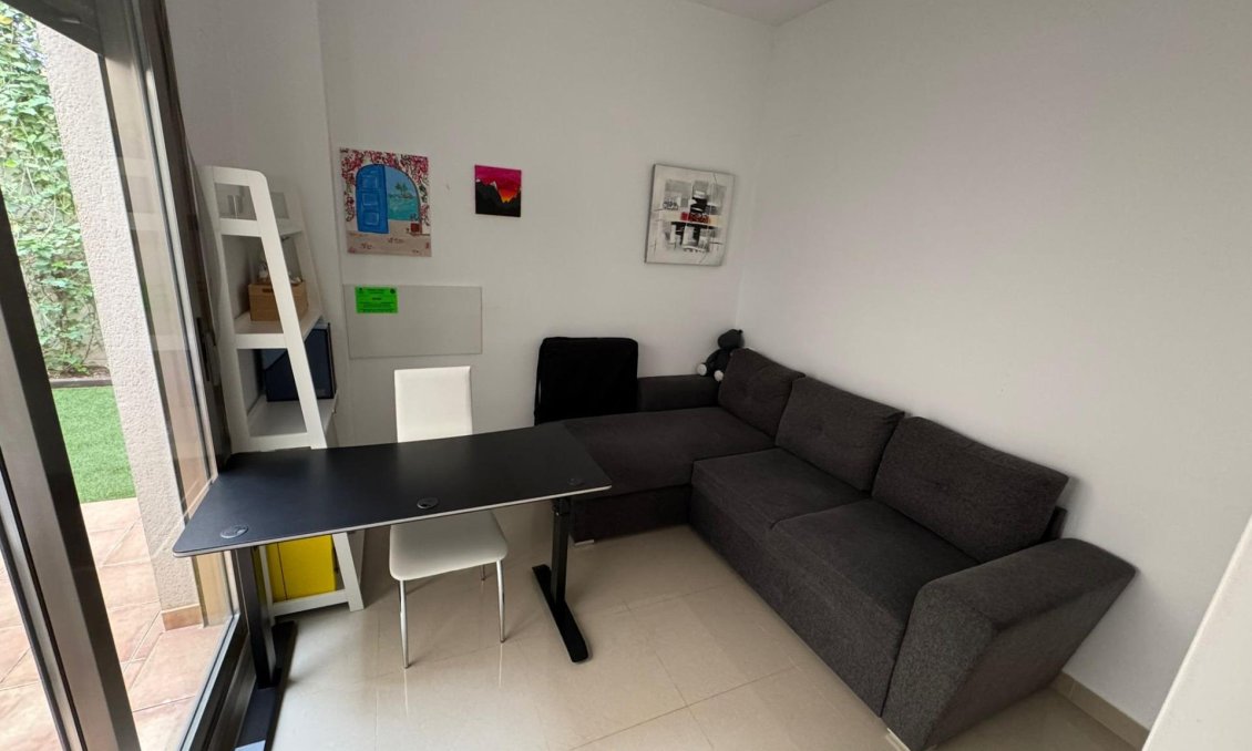 Használt Ingatlanok - Sorház -
Torrevieja - Punta Prima