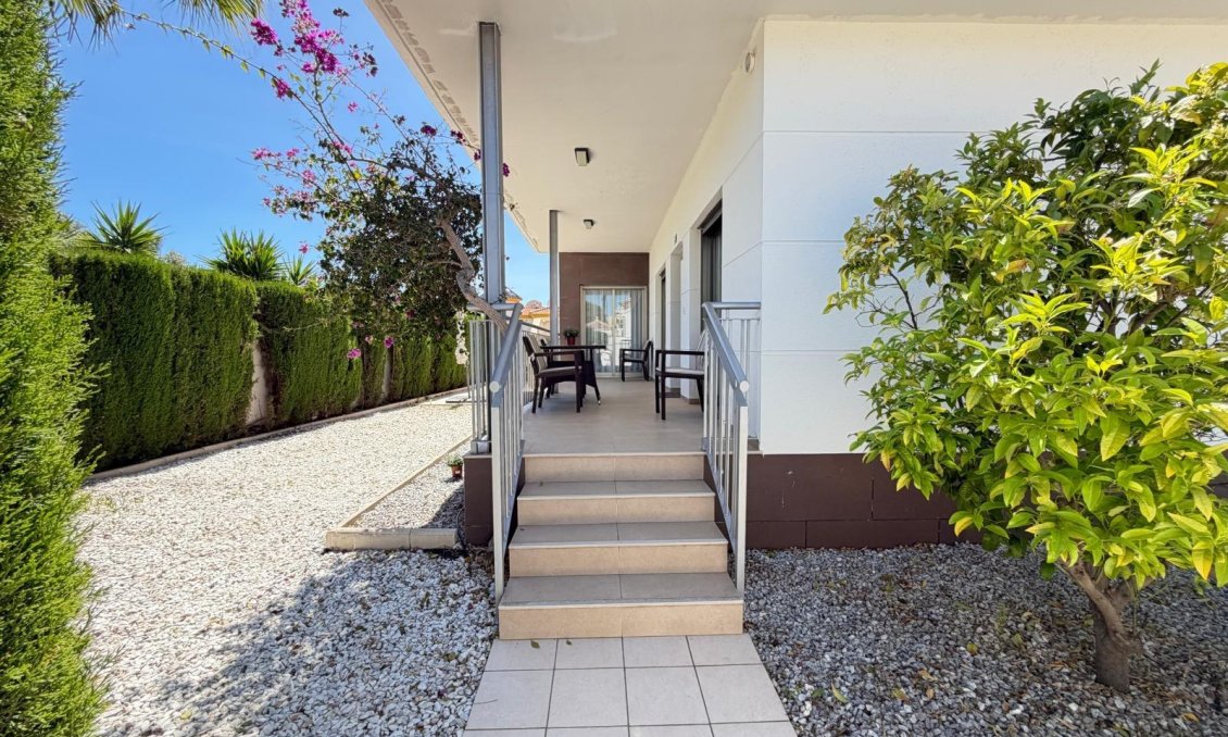 Használt Ingatlanok - Villa -
Ciudad Quesada - Dona Pepa