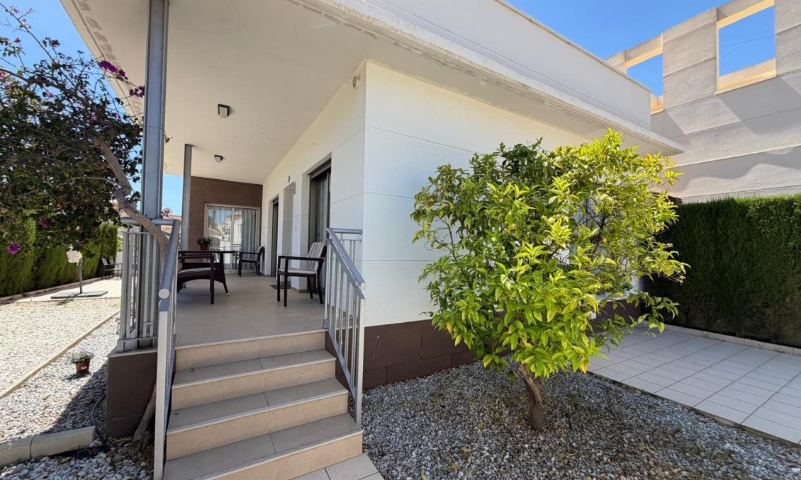 Használt Ingatlanok - Villa -
Ciudad Quesada - Dona Pepa